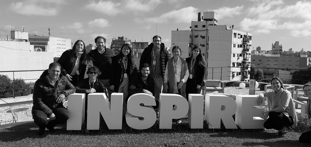 Comunicando Ideas, Desarrollando Comunidad y Construyendo Juntos