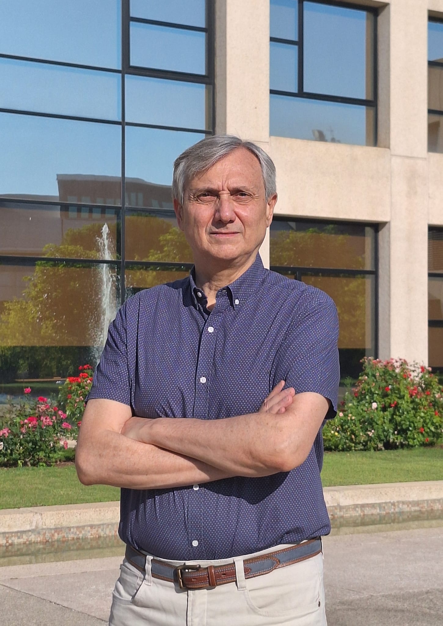 NORBERTO FIORENTINO 4 Grado Ingeniería Naval Ing. Norberto Fiorentino DIRECTOR